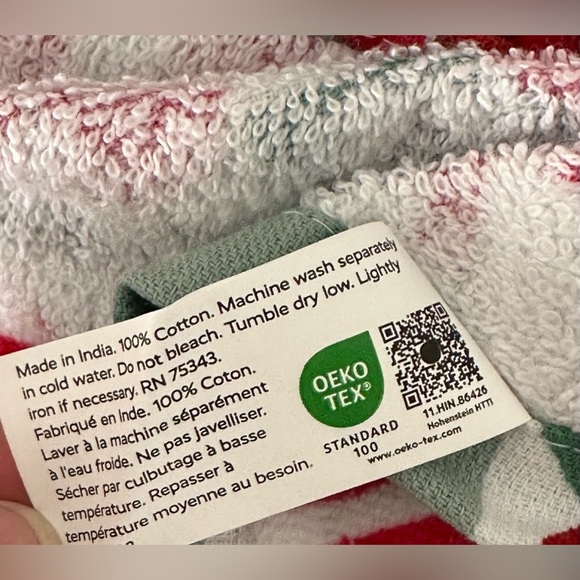 ✨NWT✨ cupcakes & cashmere: 3 Kitchen Towels - Picture 6 of 6